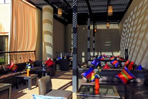 2 bars/lounges, poolside bar