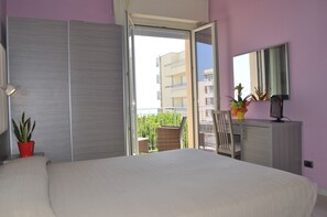 Décoration personnalisée, bureau, lits bébé (en supplément), Wi-Fi