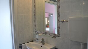 Bathroom sink - Hotel Playa (Rimini)