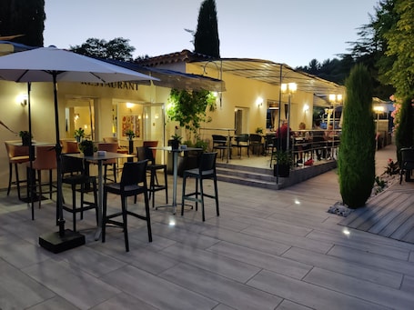 Breakfast, lunch, dinner served; Regional cuisine, pool views