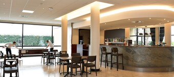 洛基斯里昂東部酒店