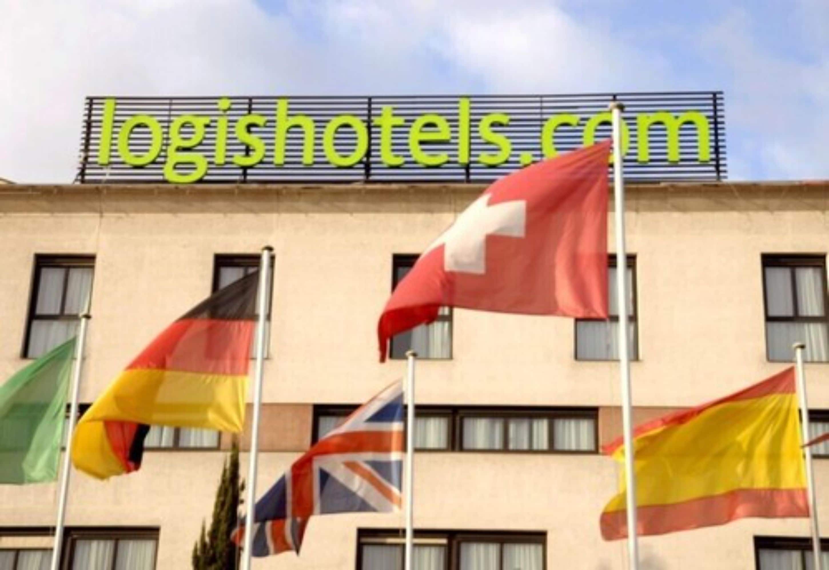 Mặt tiền nơi lưu trú