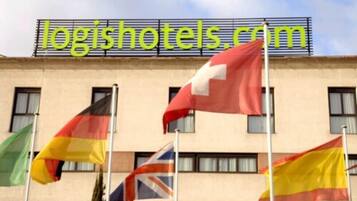 Mặt tiền nơi lưu trú