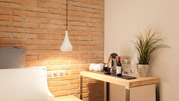 Habitación doble superior | Caja de seguridad en la habitación y escritorio