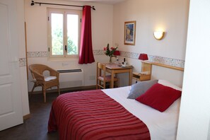 Camera singola | Una scrivania, ferro/asse da stiro, culle/letti per bambini (gratuiti)