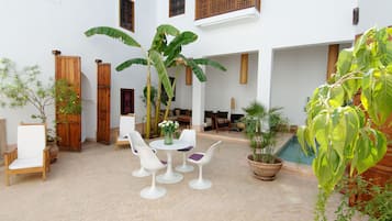 Sala de estar en el lobby