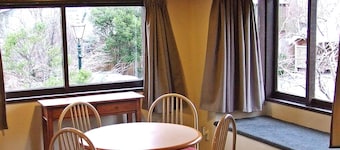 Woodlands Motels and Apartments