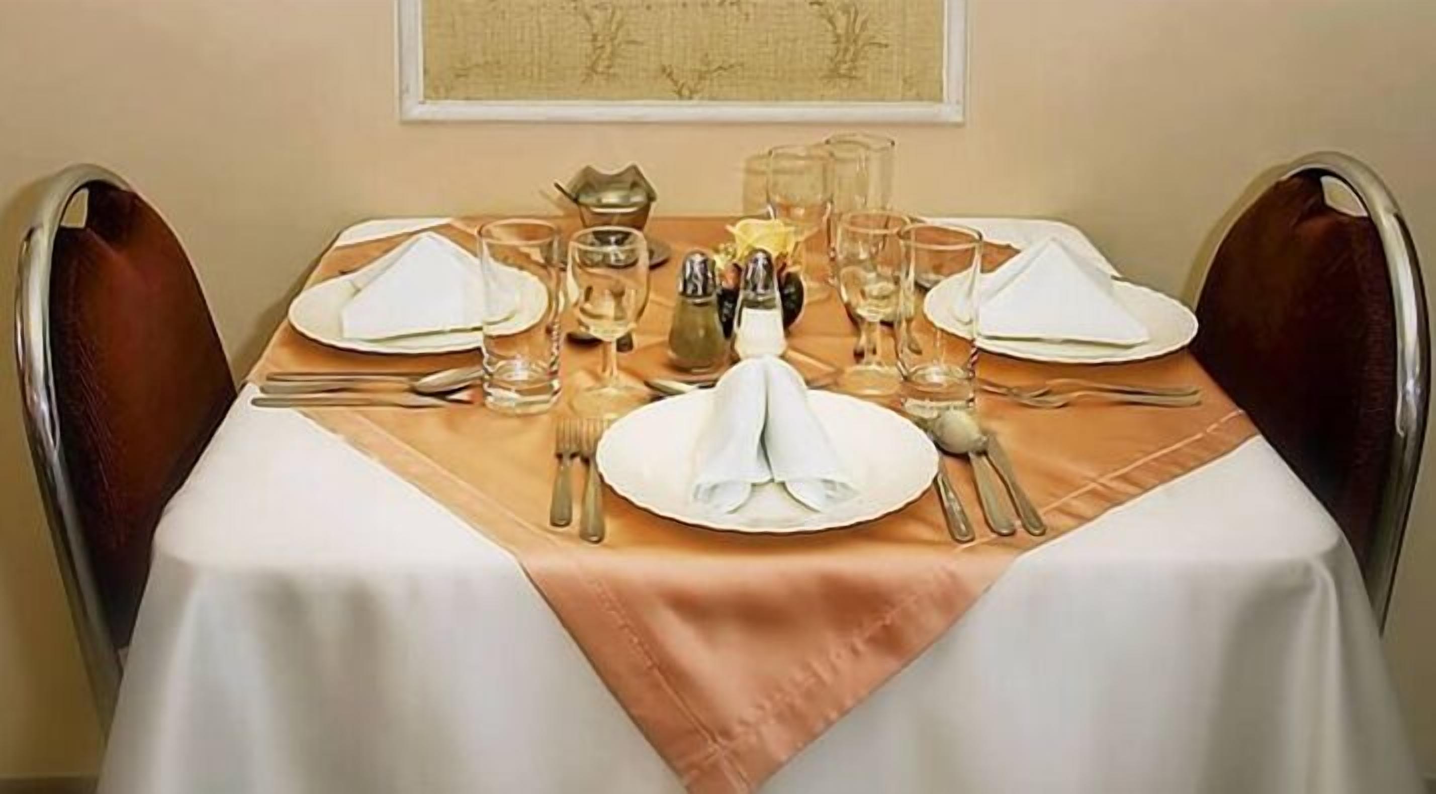 breakfast, lunch and dinner served