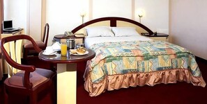 Minibar, in-room safe, soundproofing, cribs/infant beds - Americana Hotel (Cochabamba)