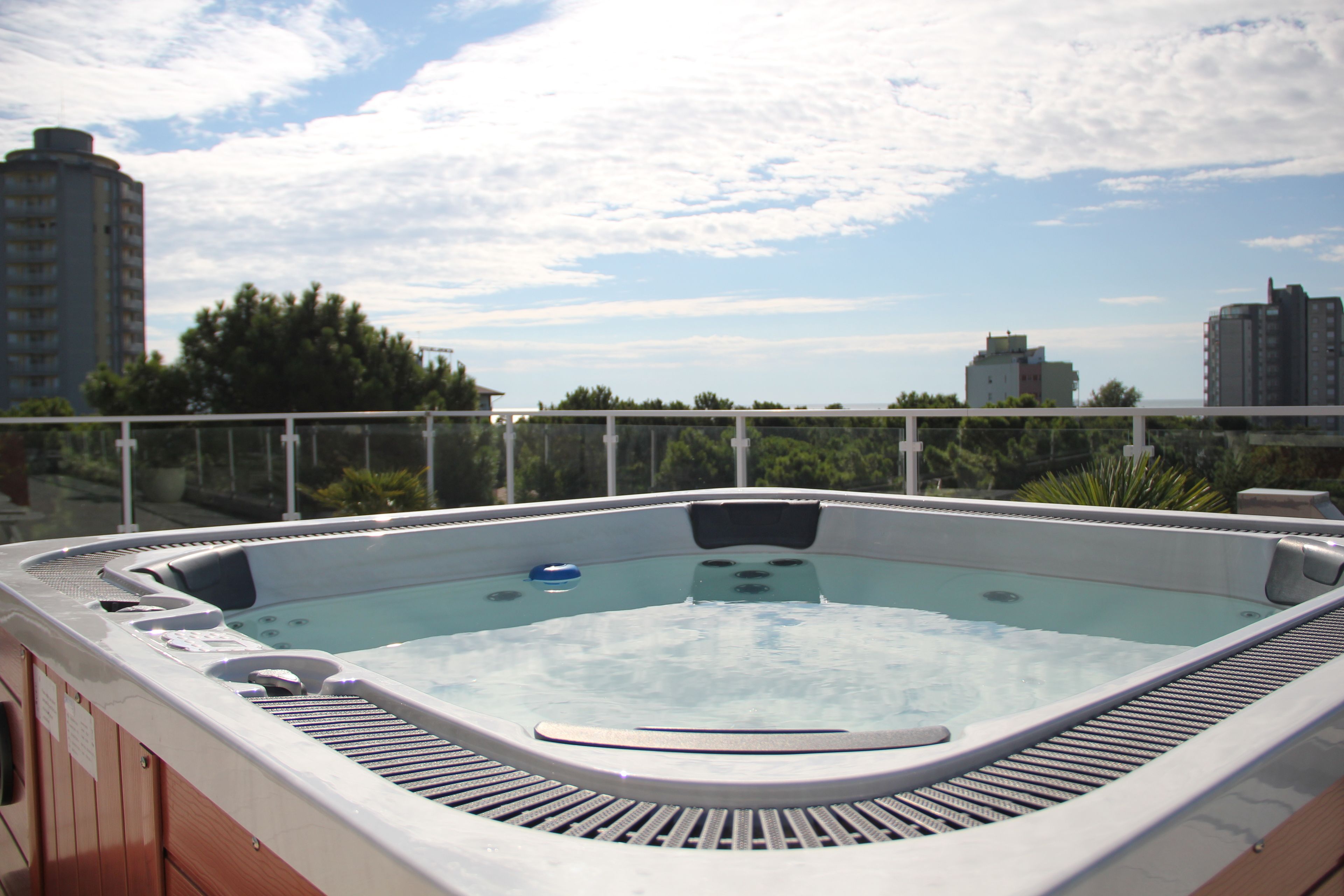 outdoor pool, open 10:00 am to 7:30 pm, pool loungers