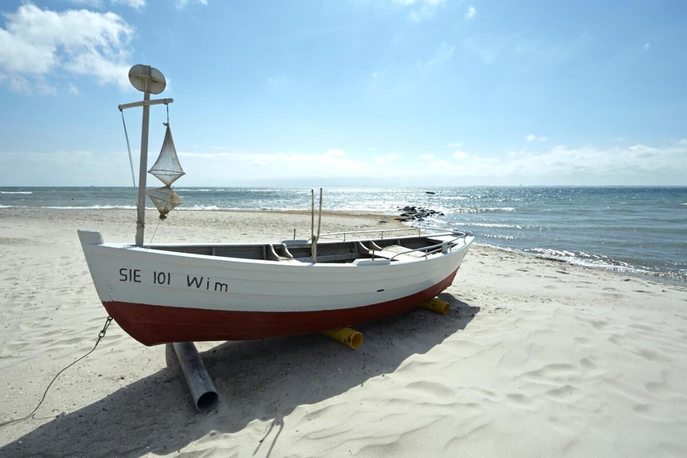 Am Strand, weißer Sandstrand, Cabañas (gegen Gebühr)