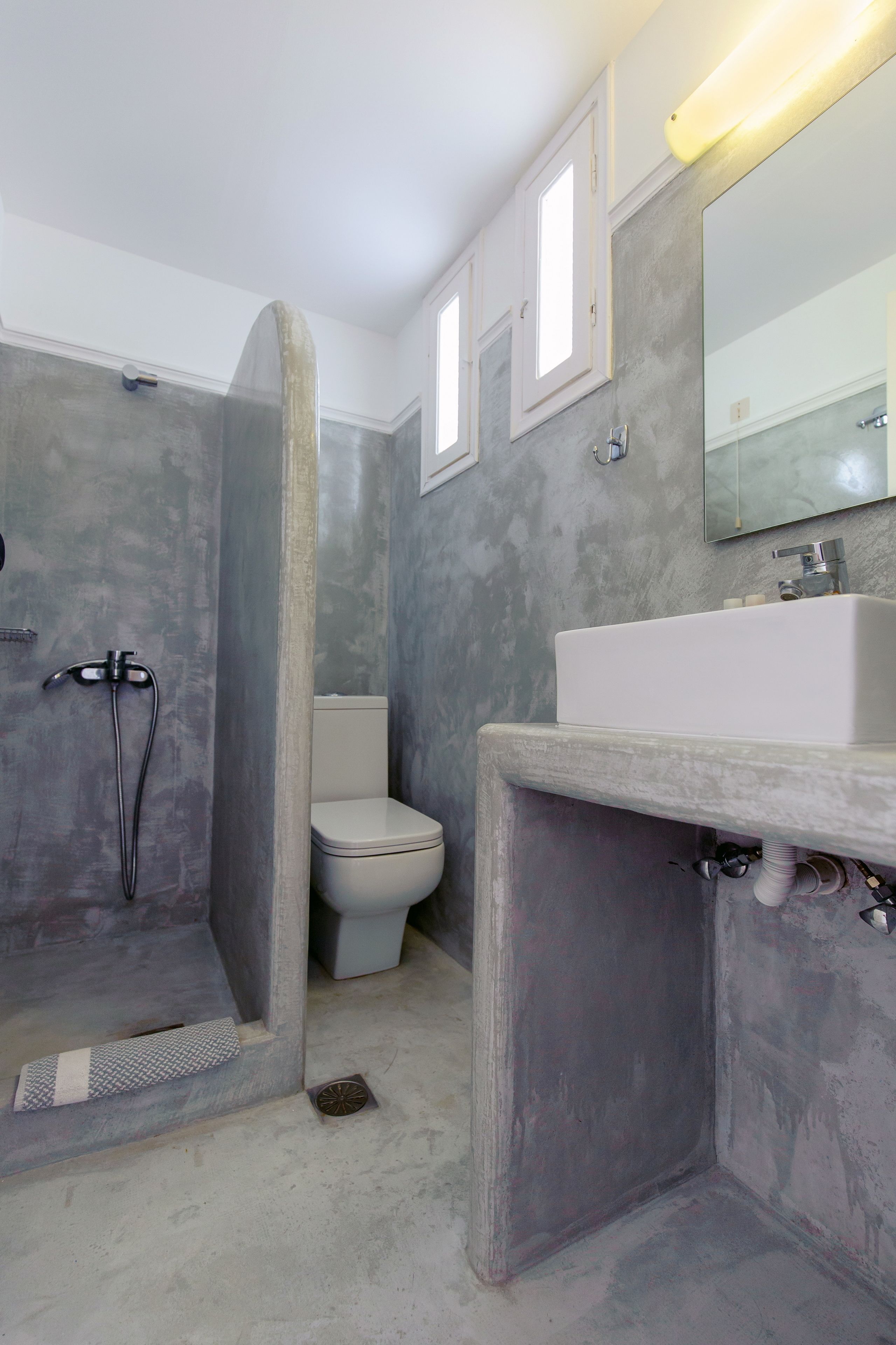 standard double or twin room | bathroom | free toiletries, hair dryer, towels