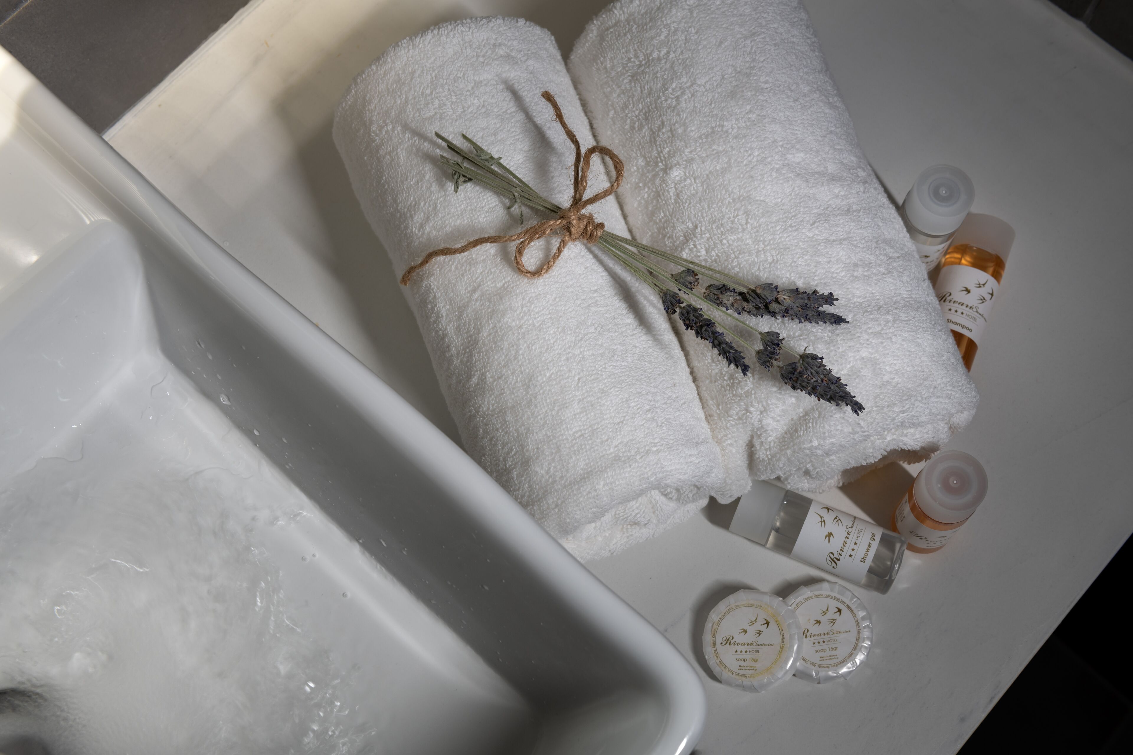 superior double or twin room | bathroom | free toiletries, hair dryer, towels