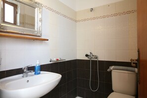 Studio, Sea View (For 4) | Bathroom - Amorani Studios (Andros)