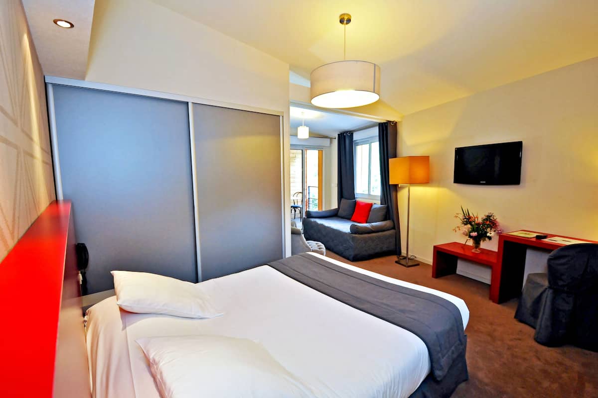 premium double or twin room | 1 bedroom, desk, free wifi