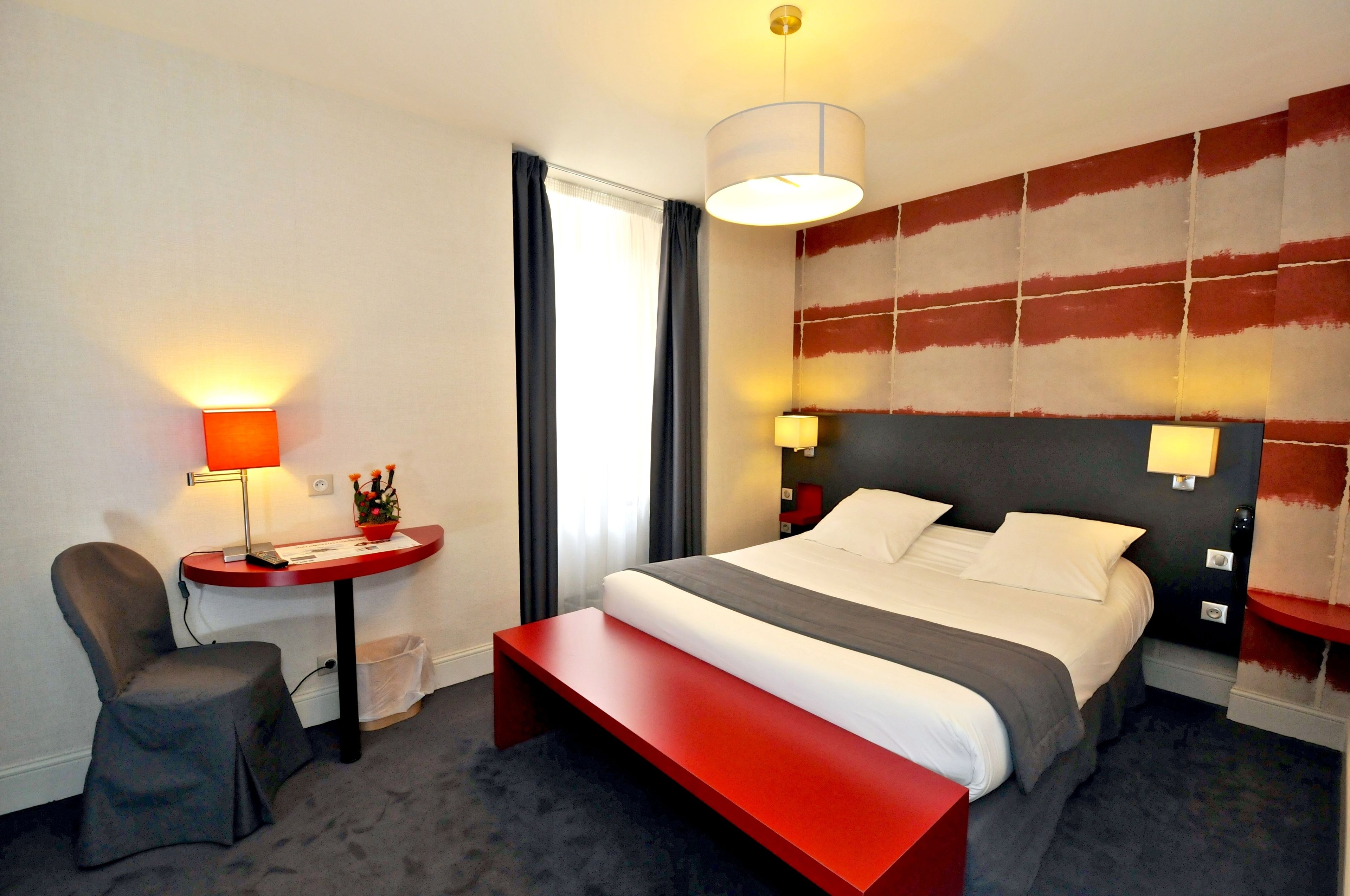 1 bedroom, desk, free wifi