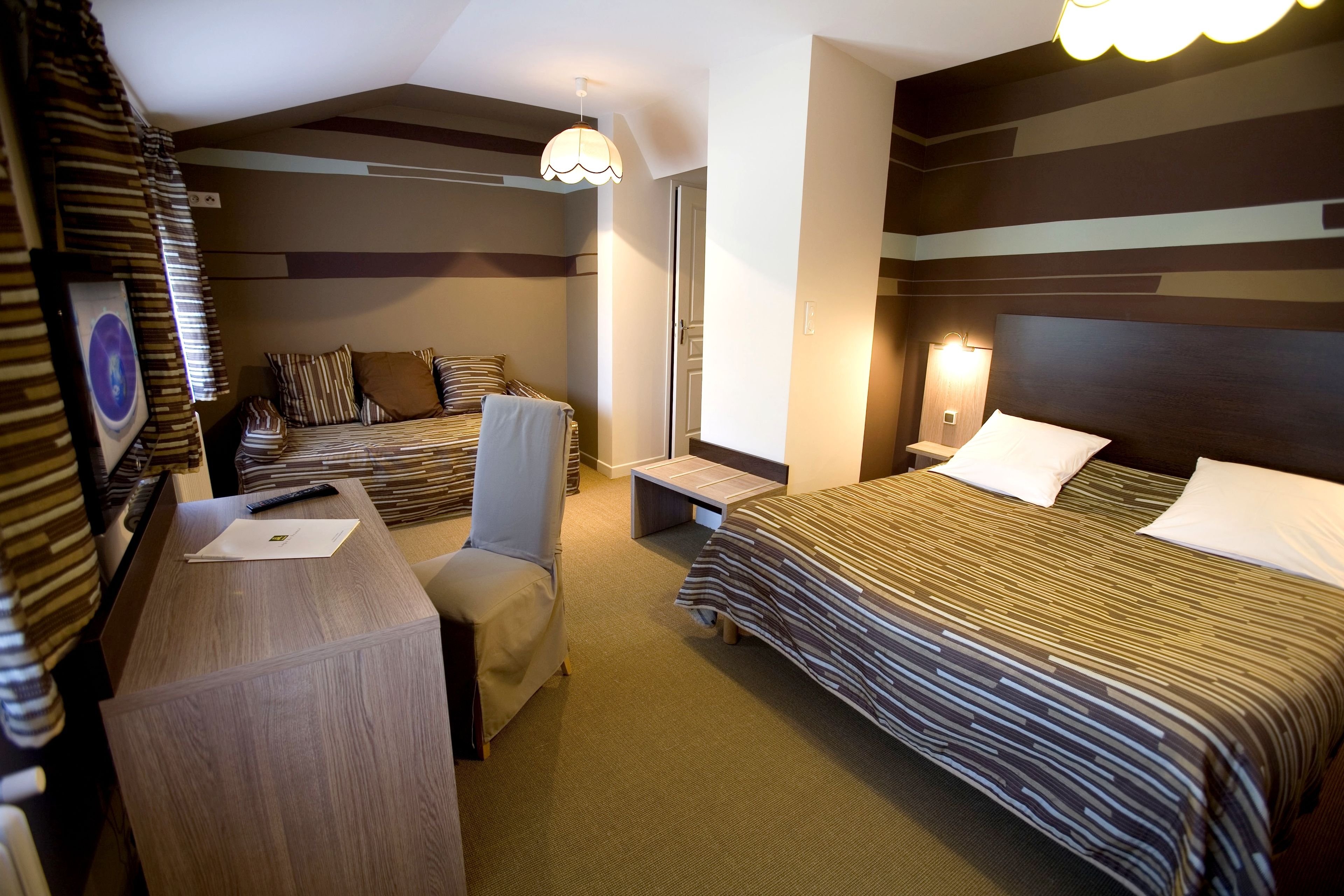 1 bedroom, desk, free wifi