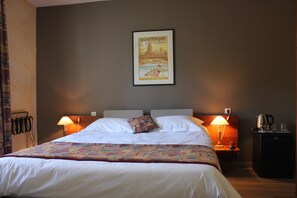 Double Room Single Use | Minibar, in-room safe, desk, free cots/infant beds - Le Relais de Fusies (Lacaune)