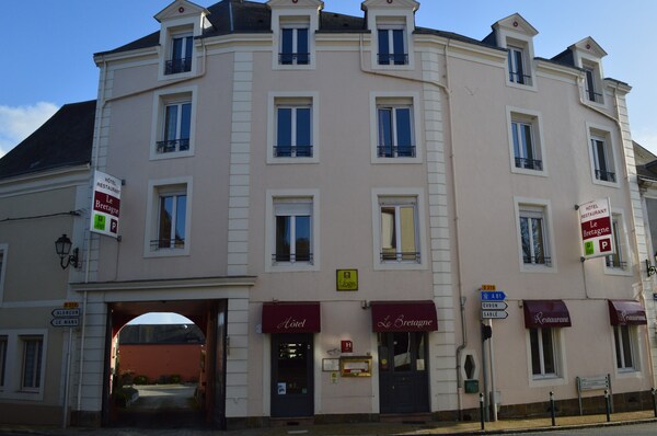 Hotel Le Bretagne - Sarthe