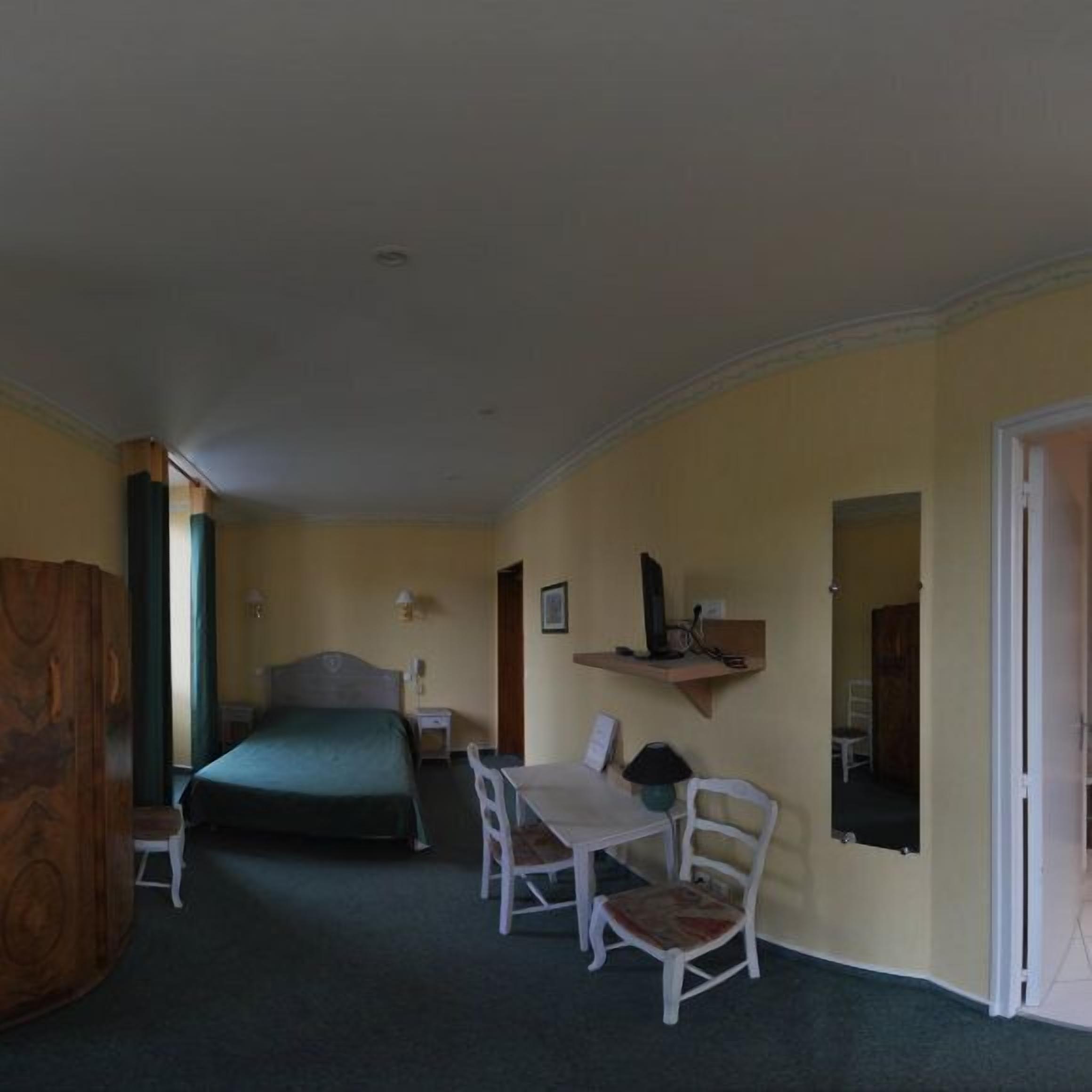 desk, blackout curtains, soundproofing, cots/infant beds