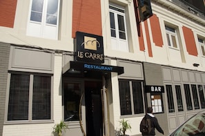 Exterior - Le Mouton Blanc (Cambrai)