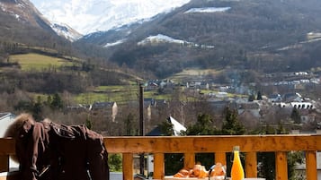 Desayuno buffet diario (EUR 12 por persona)