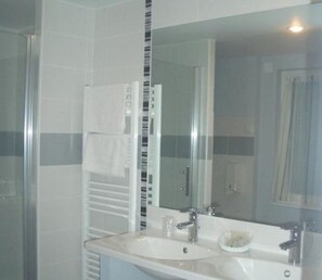 Double Room | Bathroom | Hair dryer - Colombie (Gorses)
