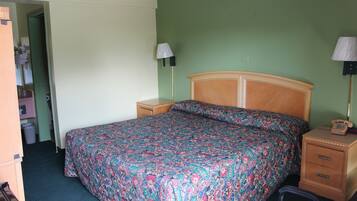 Desk, iron/ironing board, free WiFi