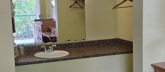 Travelers Inn