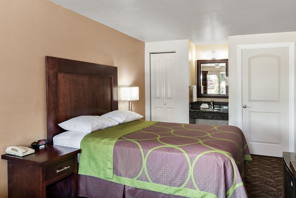 Traditional Room, 1 Queen Bed