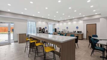 Free daily continental breakfast