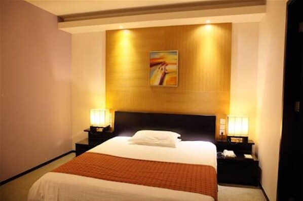 In-room safe, rollaway beds, free wired Internet - Shanghai Hundred Centuries Hotel (Shanghai)