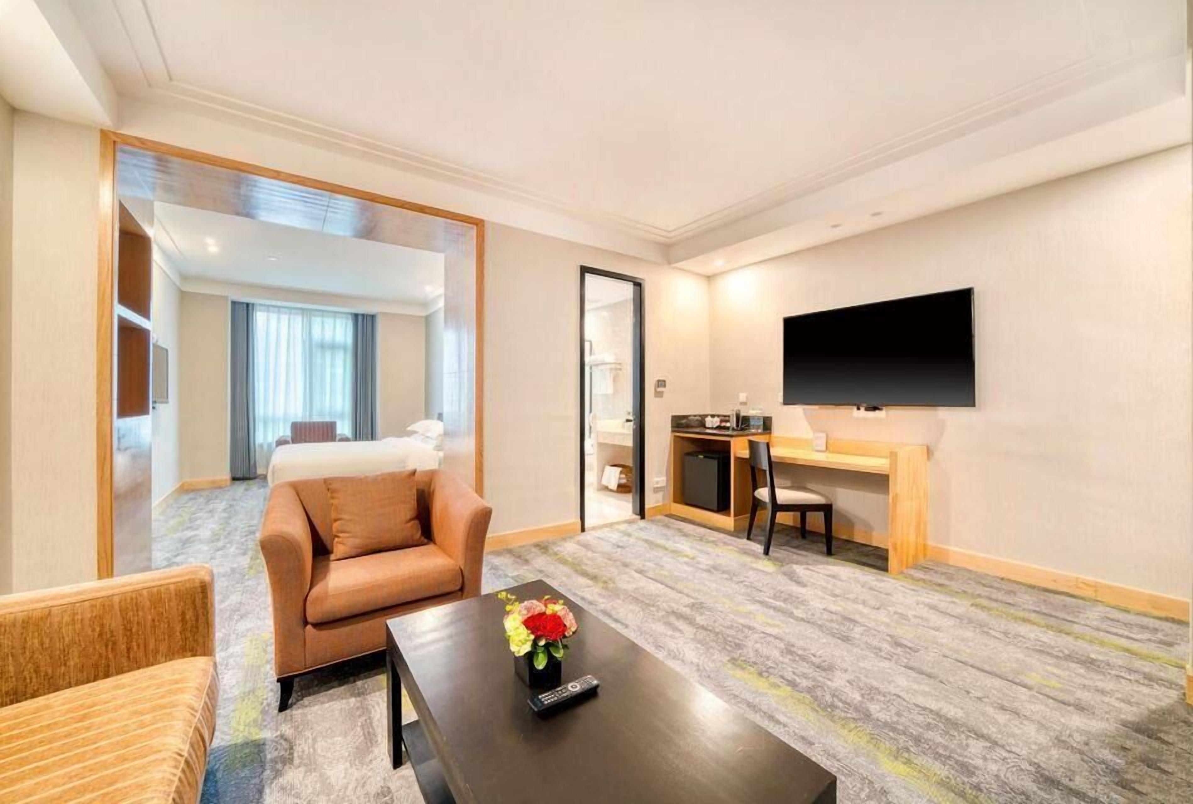 In-room safe, rollaway beds (surcharge)