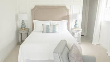 Hus (Spring 3) | Individuelt dekorert, individuelt innredet og skrivebord