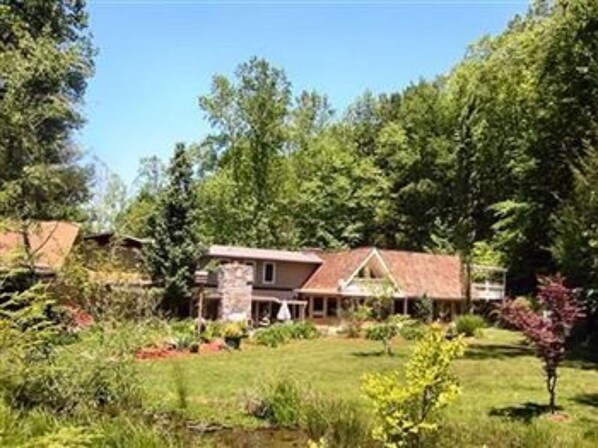 Mặt tiền nơi lưu trú