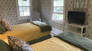 Kamar Tradisional, 1 kamar tidur, Bebas Asap Rokok, kamar mandi pribadi | Seprai premium, bantalan ekstra lembut, dan didekorasi berbeda-beda