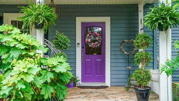 Pintu masuk properti