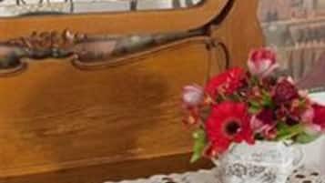 Individually decorated, iron/ironing board, free WiFi, bed sheets