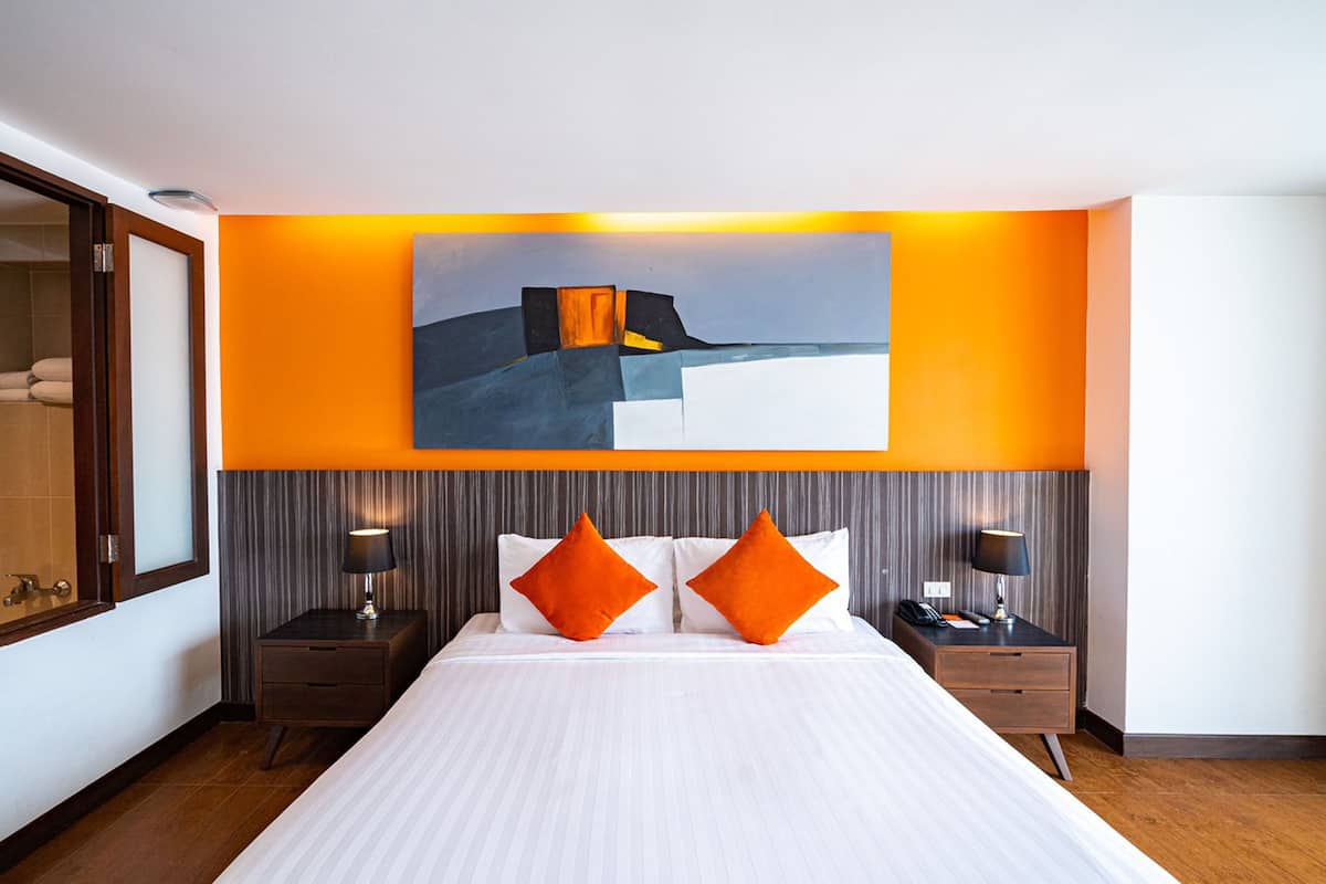 2 bedrooms, in-room safe, rollaway beds, free WiFi