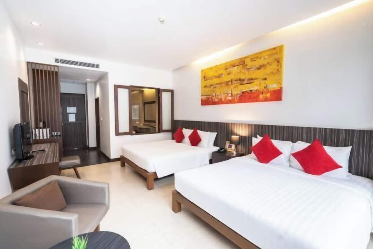 2 bedrooms, in-room safe, rollaway beds, free WiFi