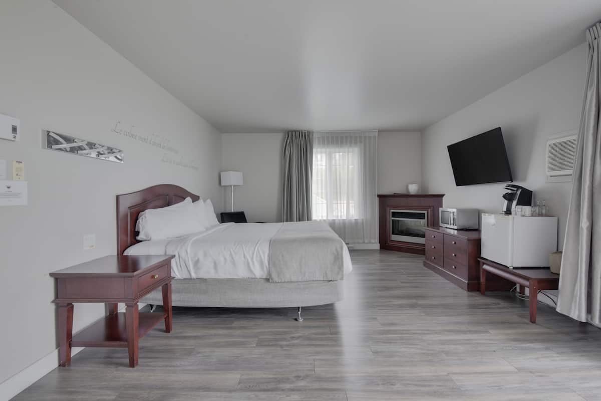 1 Schlafzimmer, Zimmersafe, individuell dekoriert