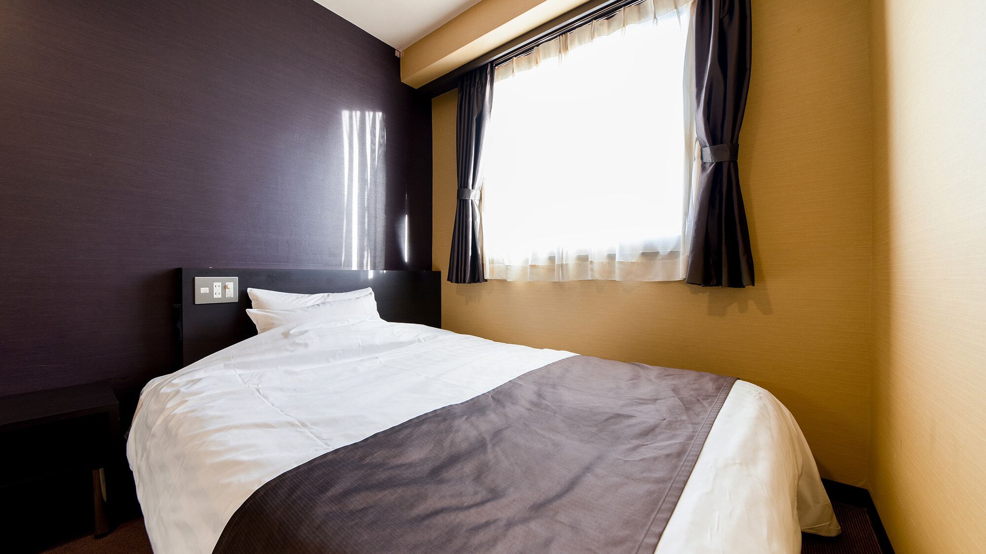 Couette en duvet d'oie, coffres-forts dans les chambres, bureau