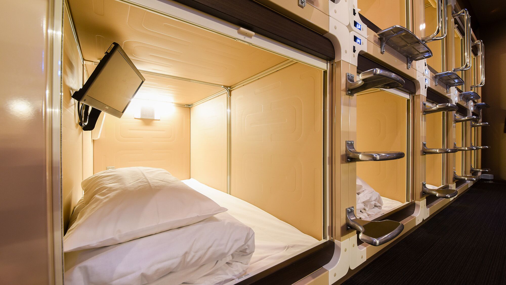 Couette en duvet d'oie, coffres-forts dans les chambres, bureau