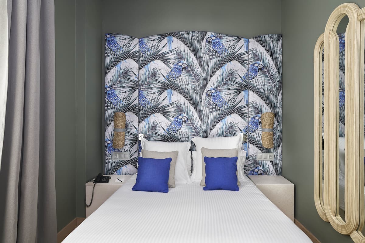 1 bedroom, premium bedding, down comforters, minibar