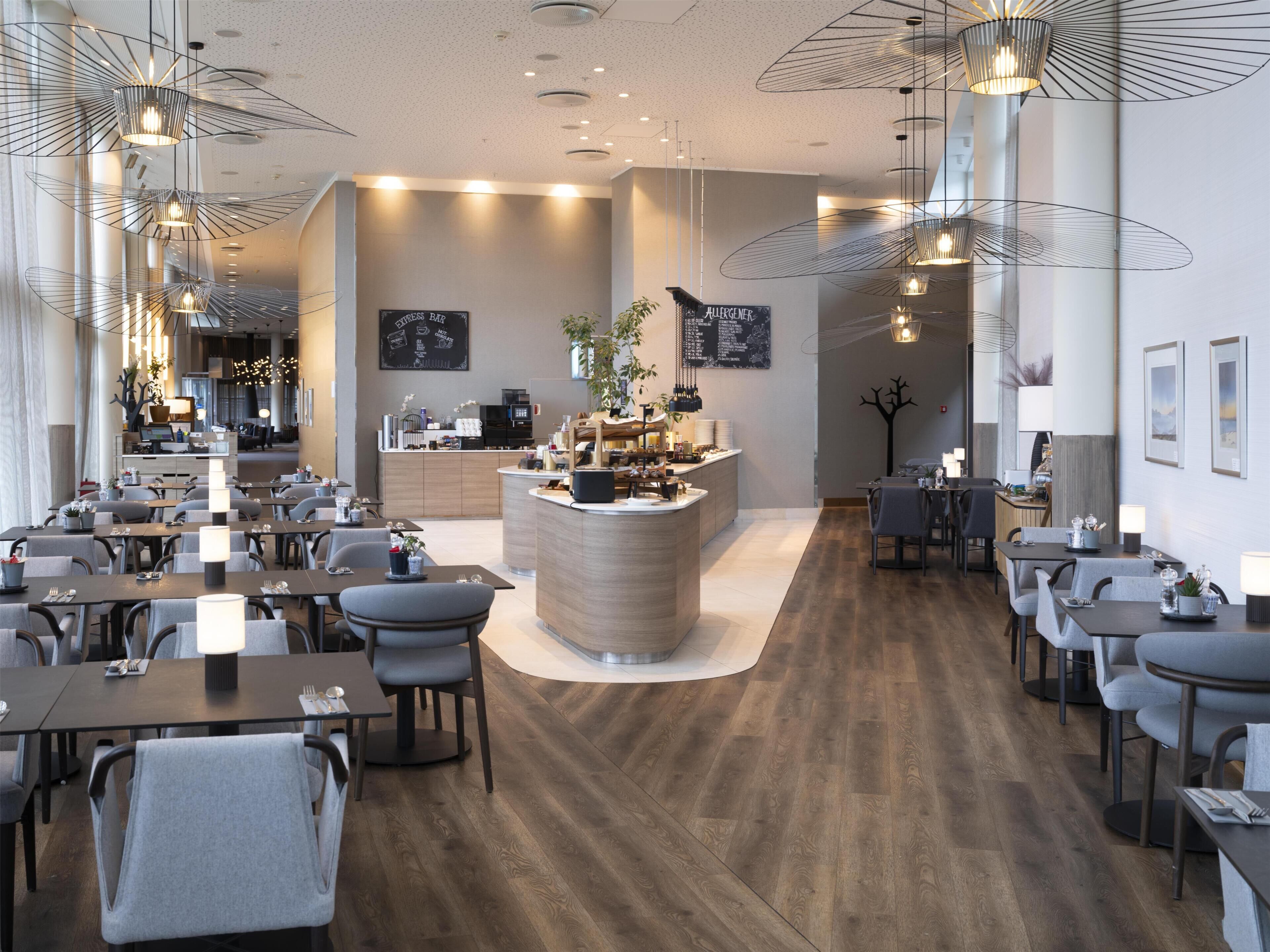 Daily buffet breakfast (NOK 249 per person)