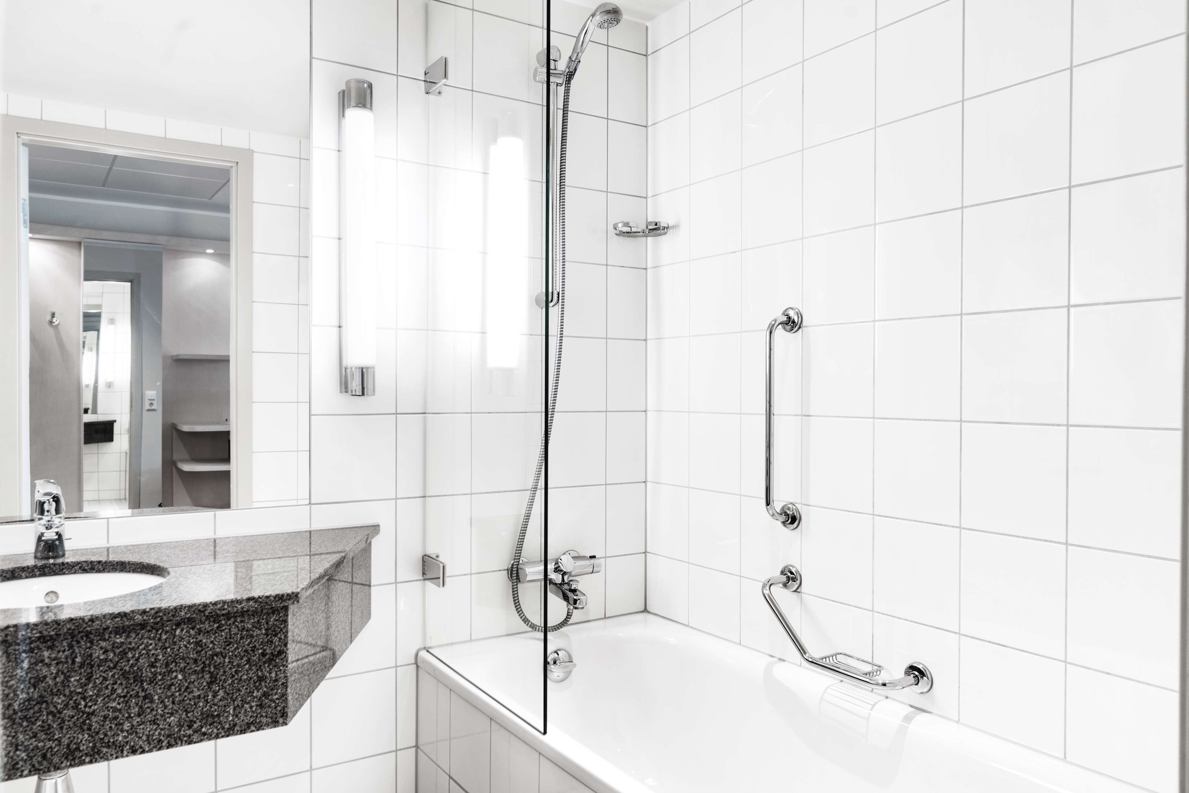 combined shower/bathtub, free toiletries, hair dryer, towels