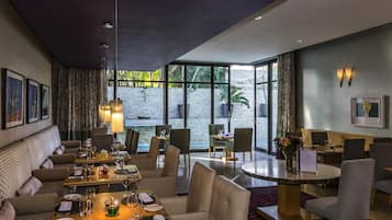 Breakfast, lunch, dinner served; international cuisine