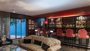 2 bars/lounges, poolside bar - No5 Boutique Art Hotel by Mantis (Gqeberha (Port Elizabeth))