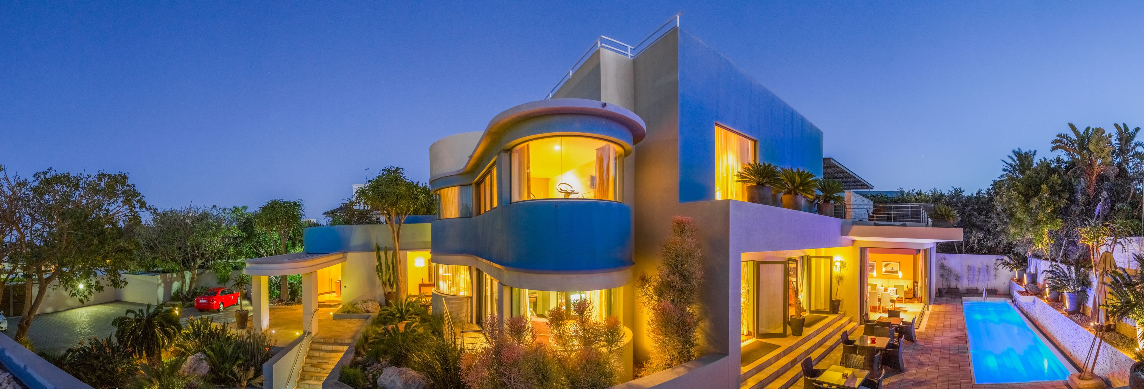 Facciata della struttura - sera/notte