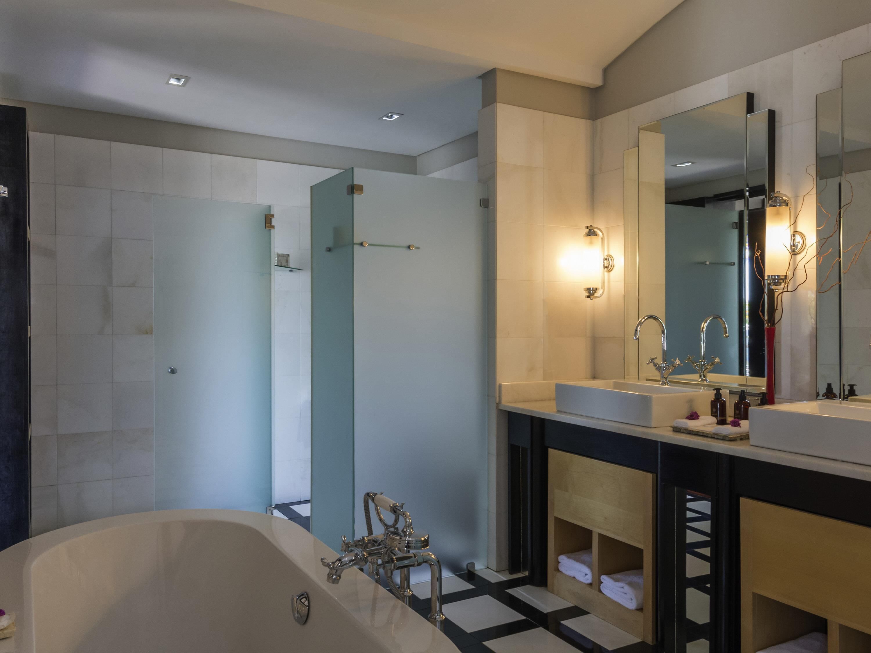 Phòng Suite Presidential, 1 giường đôi | Bộ đồ giường kháng dị ứng, minibar, két bảo mật tại phòng 